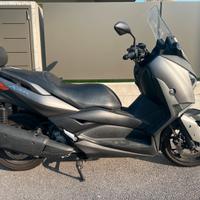 Yamaha X-Max 300