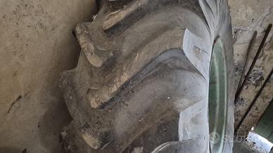 Mietitrebbia, ruote di scorta