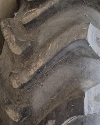 Mietitrebbia, ruote di scorta