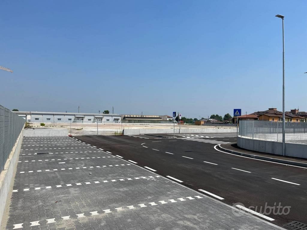Terreno di 12000 m² a Castrezzato - Vista 3
