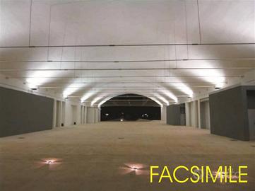 Immobile di 500 m² con 1 locale a Sesto Fiorentino