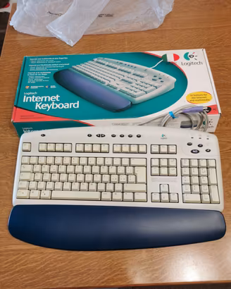 Tastiera Logitech Internet Keyboard