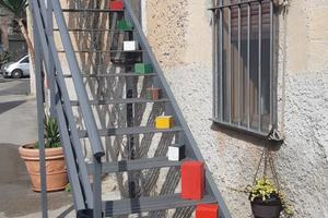 Casa Indipendente con 2 magazzini e 300 mq esterno