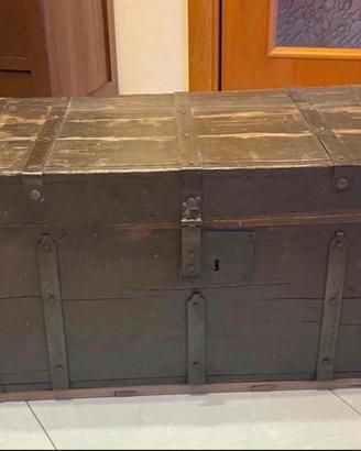 Piccola cassa vintage quella usata dai militari