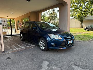 Ford focus 1.6 benzina km 82.000