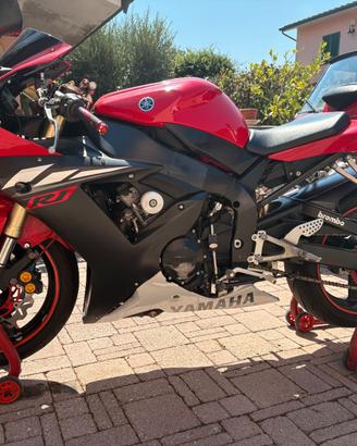 Yamaha r1 del 2003