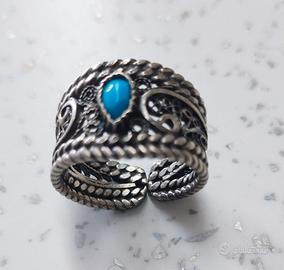 Anello in argento con pietra di vero turchese