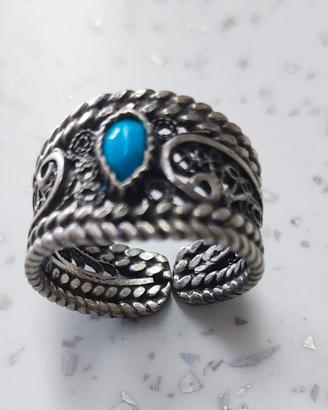 Anello in argento con pietra di vero turchese