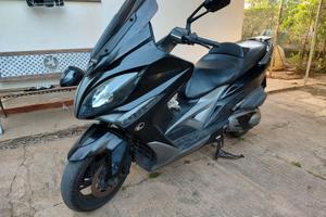 Maxxi Scooter Kymco Xciting 400i