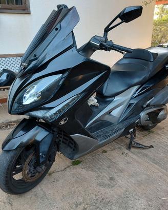 Maxxi Scooter Kymco Xciting 400i