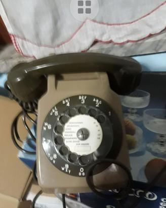 2 vecchi TELEFONI 