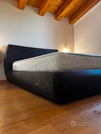 Letto contenitore imbottito nero