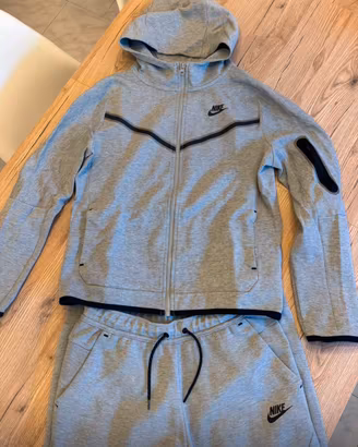 Tuta conpleta nike tech tg.S - grigio