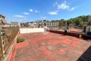 3 LOCALI A NAPOLI