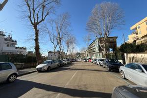 CASA SEMINDIPENDENTE A NAPOLI