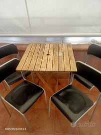 Tavolo con sedie