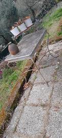 Tavolo in ferro battuto e marmo
