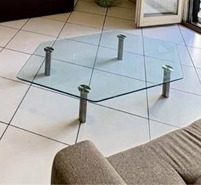 tavolino in vetro co gambe in acciaio