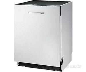 Lavastoviglie Samsung DW60M9530BB leggere descrizi