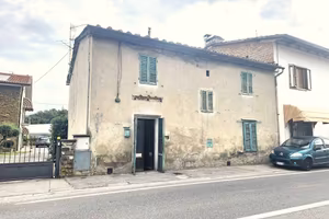 Casa indipendente di 160 m² con 5 locali a Pistoia