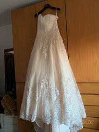 Nuovo abito da sposa color champagne