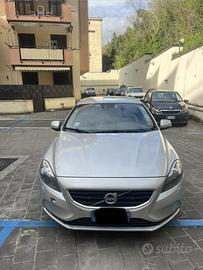 Volvo V40 D4