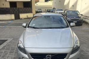 Volvo V40 D4