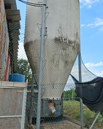 silos in  vetroresina