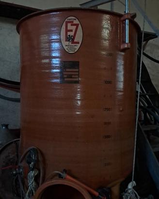vasca in vetroresina per fermentazione vino