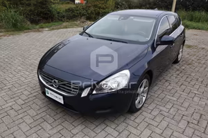 VOLVO V60 D3 Geartronic Momentum