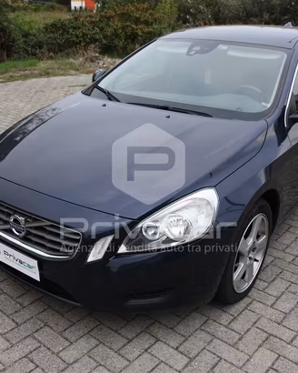 VOLVO V60 D3 Geartronic Momentum