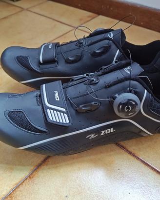 Scarpe da ciclismo con suola in fibra di carbonio