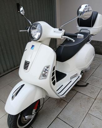Vespa gts 300