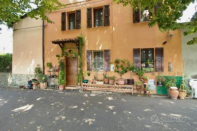 RUSTICO A MONTECHIARUGOLO