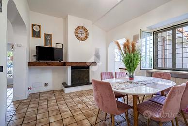 VILLA SINGOLA A CERVETERI