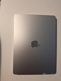 MacBook Air M2 13" • Batteria 99% • Come Nuovo