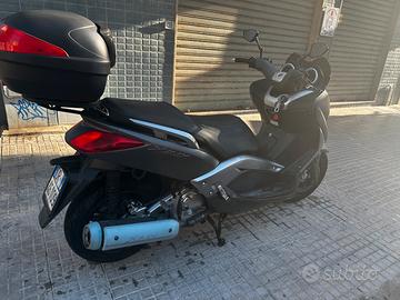 Tamaha X-max 250