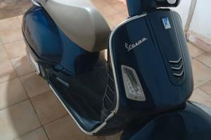Piaggio Vespa GTS 300 (2017) - Seminuova 17.000 km