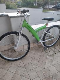 Mountain bike raggio 26 con marce