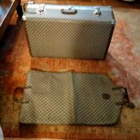 baule Gucci 85x47x30 con rotelle e portabiti Gucci