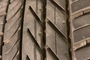 Gomme auto
