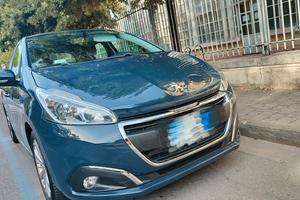 Peugeot 208 1.2 Benzina 82cv neopatentati