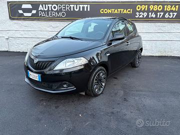Lancia Ypsilon 1.0 firefly hybrid Silver s&s 70cv