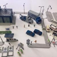 Elementi per plastico/diorama caserma polizia