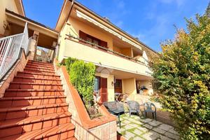 VILLA A SCHIERA A FIGLINE E INCISA VALDARNO