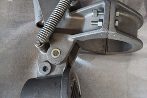 Parascintile con cerniere