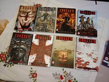 Lotto 8 volumi Crossed + Cartoline originali