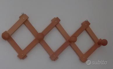 Attaccapanni da muro in legno 
