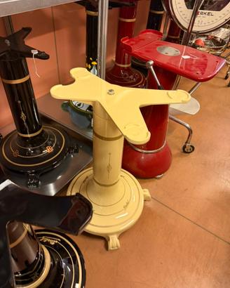 piedistallo avorio rosso nero per Berkel