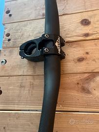 Manubrio in carbonio Mtb   Coppia ruote 26 dischi